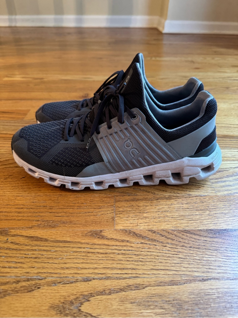 On Cloud Men's Grey Running Shoes with Breathable Mesh